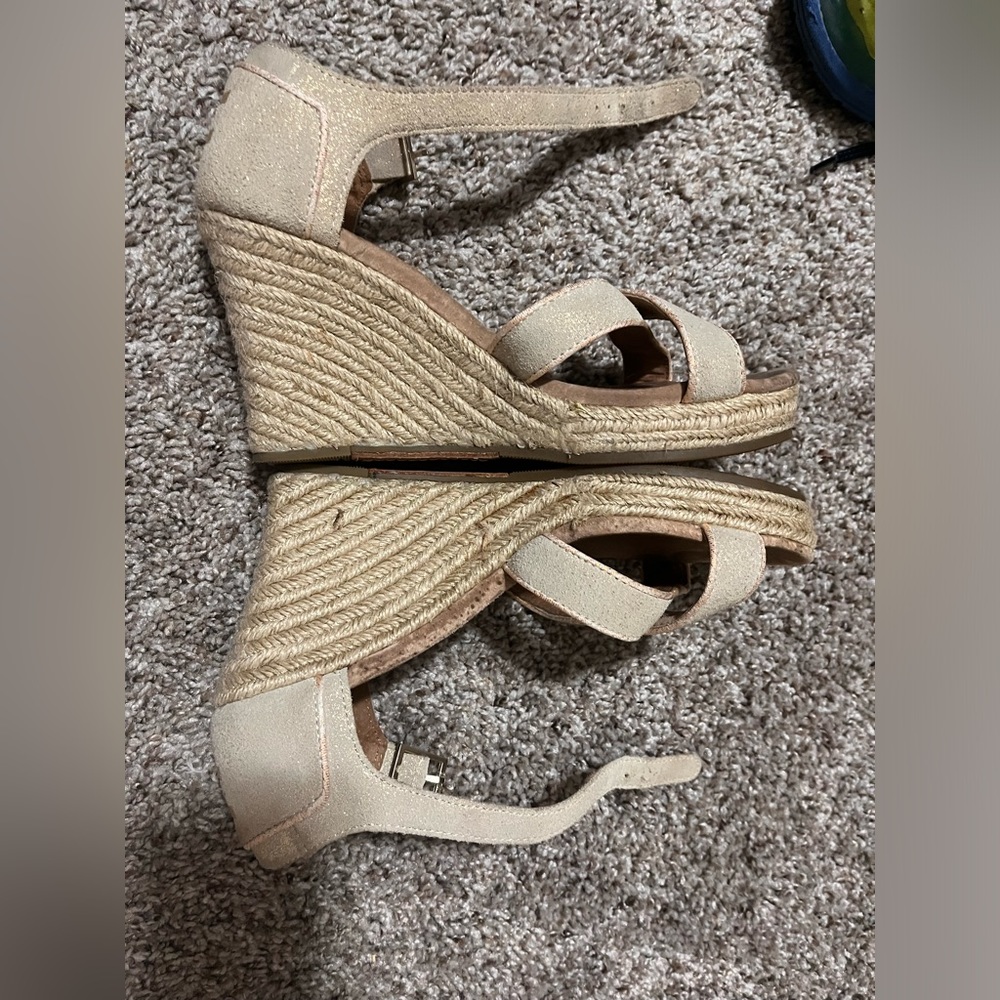 Toms wedges
